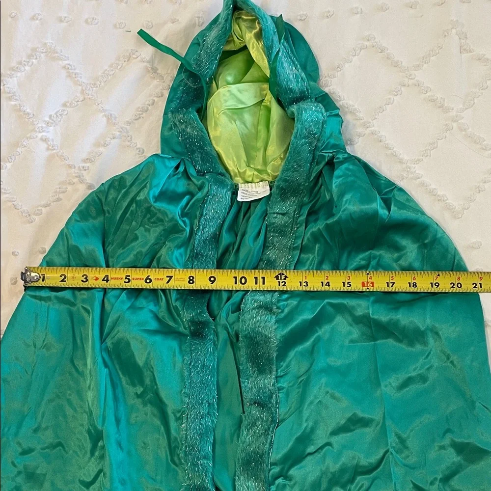 Kids Green Hooded Cape with fur trim new - Picture 8 of 9